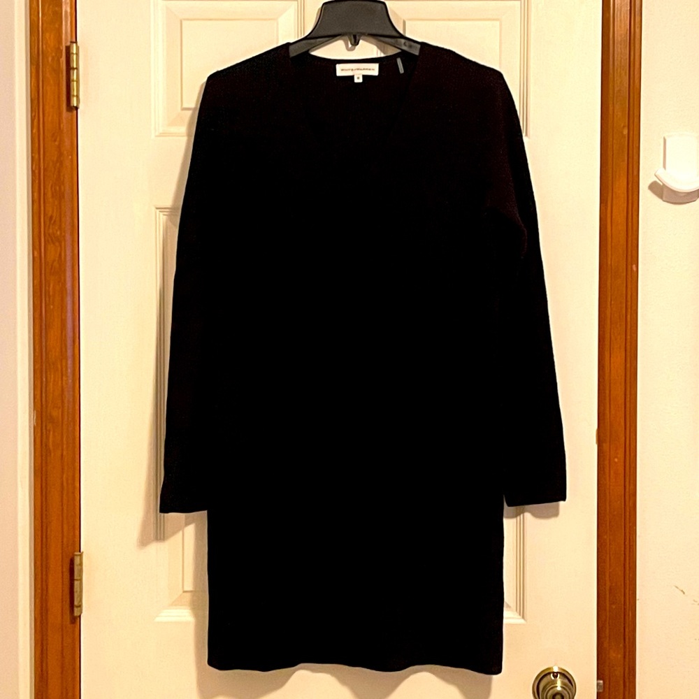 White + Warren Gorgeous V-Neck black sweater Wool & Cashmere